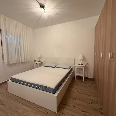 Seaesta Holidays Andrea Appartement *