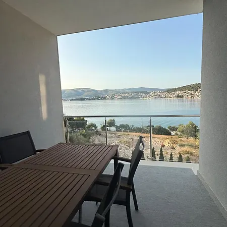 Seaesta Holidays Andrea Appartement