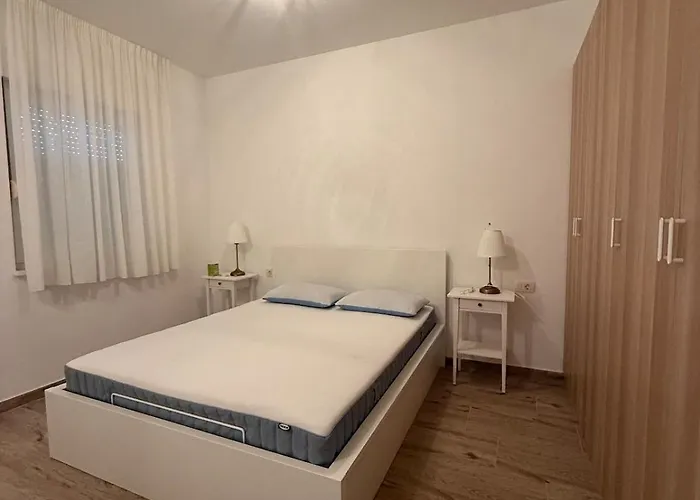 Seaesta Holidays Andrea Apartament *